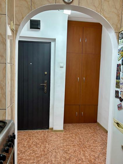 Apartament cu 2 camere semidecomandat în Democrației