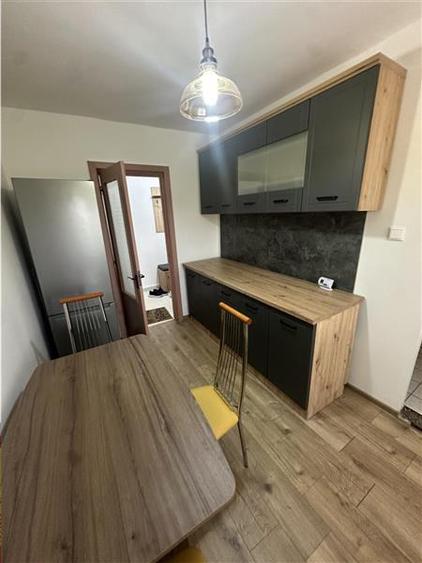 Apartament cu 2 camere decomandat, mobilat în Bucovina