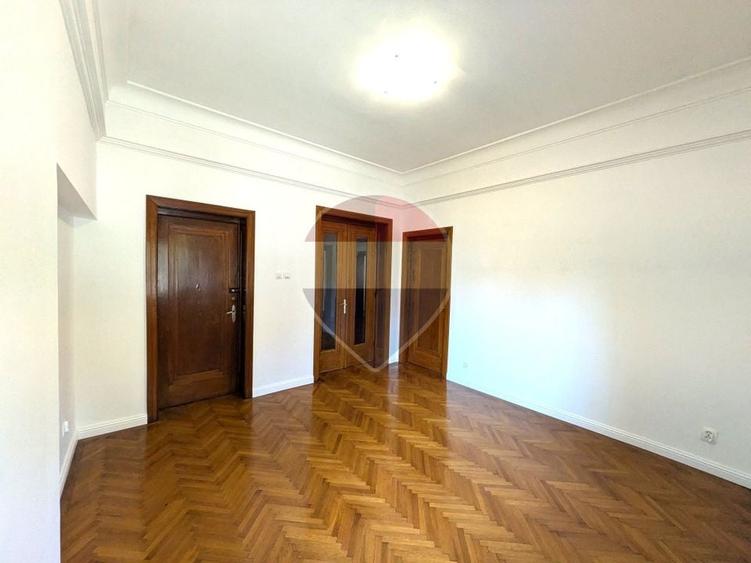 Apartament cu 4 camere decomandat în Aviatorilor