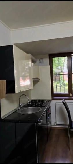 Apartament cu 3 camere semidecomandat în Tomis III