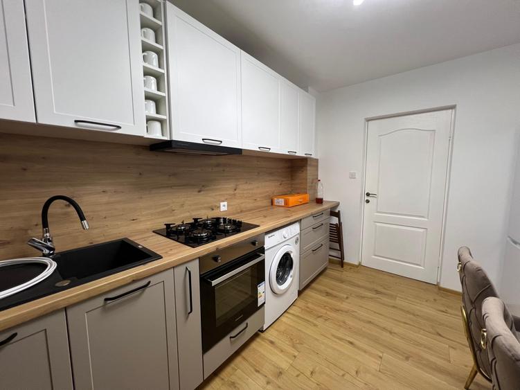 Apartament cu 3 camere decomandat, mobilat în Mărăști