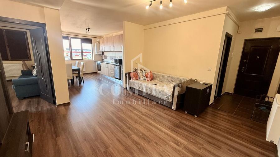 Apartament cu 3 camere semidecomandat, mobilat în Florești