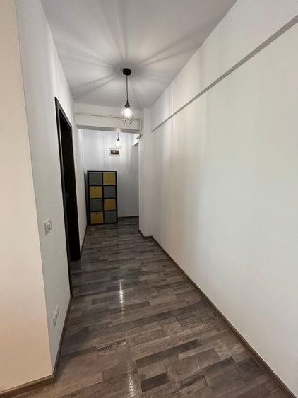 Apartament cu 2 camere semidecomandat în Valea Adâncă