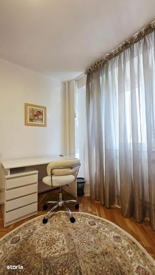 Apartament cu 4 camere decomandat, mobilat în Libertății
