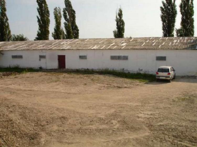 Spațiu comercial, de 35,000 mp, în Central