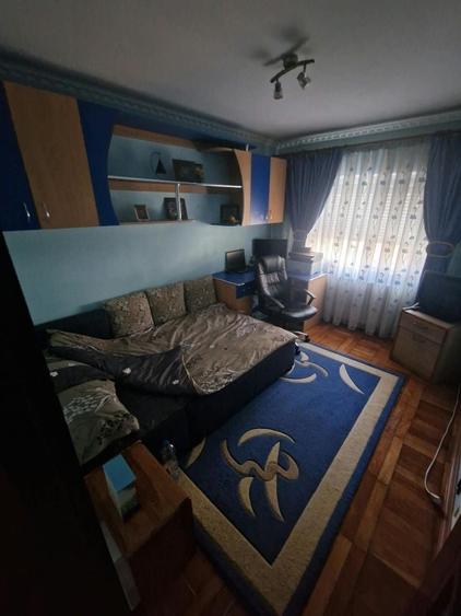Apartament cu 3 camere în Decebal