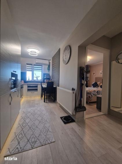 Apartament cu 3 camere decomandat în CET