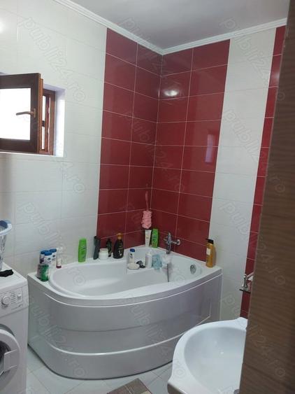 Casă cu 7 camere cu Teren 300 Mp în Năvodari