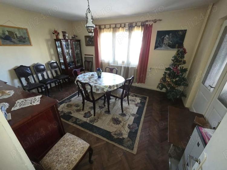 Casă cu 6 camere cu Teren 400 Mp în Babadag