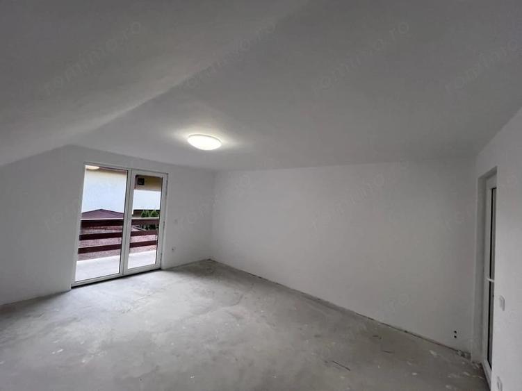 Casă cu 6 camere cu Teren 500 Mp în Calea Dumbrăvii