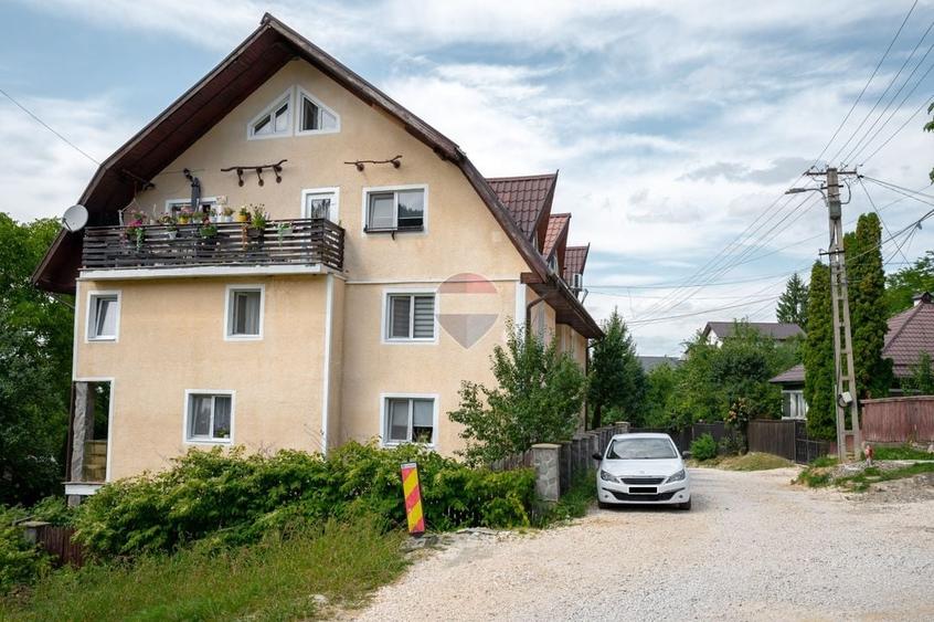 Apartament cu 3 camere decomandat, mobilat în Turcheș