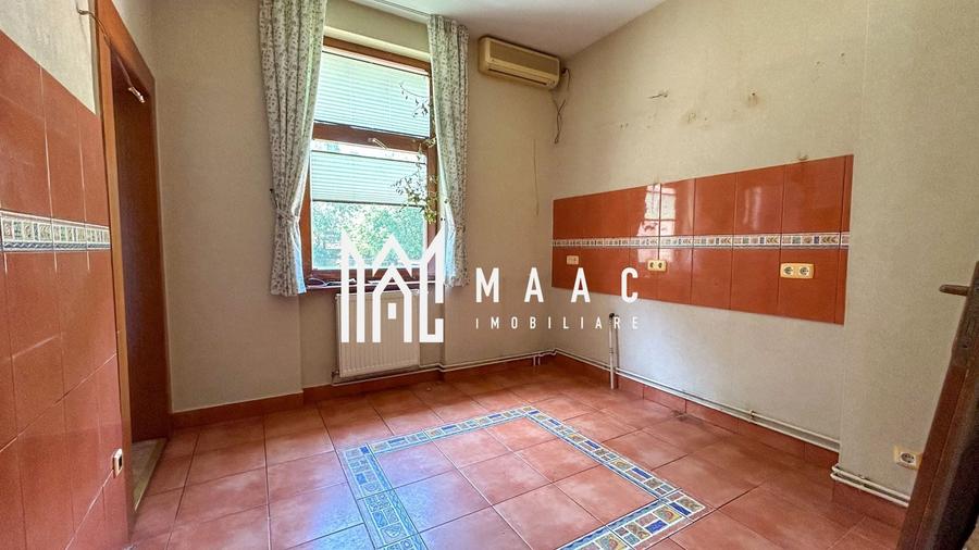 Casă individuală cu 5 camere cu Canalizare în Trei Stejari