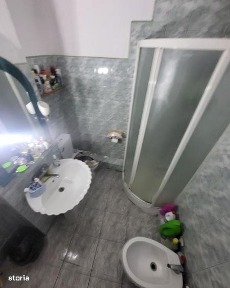 Apartament cu 3 camere decomandat în Mioriței