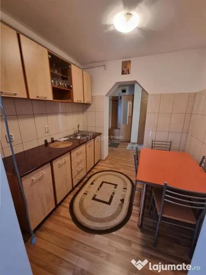 Apartament cu 2 camere decomandat în 1 Mai