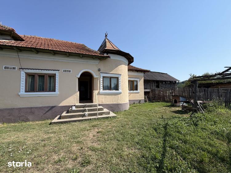 Casă cu 5 camere cu Teren 2119 Mp în Central