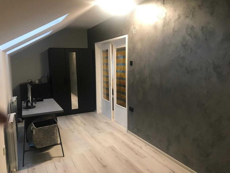 Apartament cu 3 camere semidecomandat în Răcădău