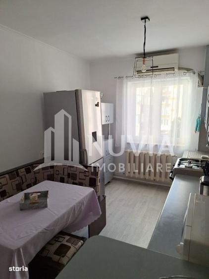 Apartament cu 3 camere semidecomandat, mobilat în Cetate