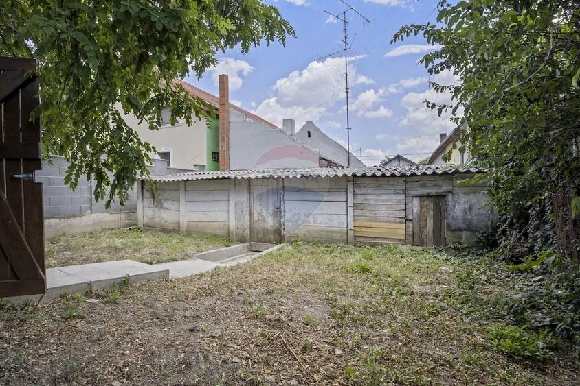 Casă cu Teren 252 Mp în Aradul Nou