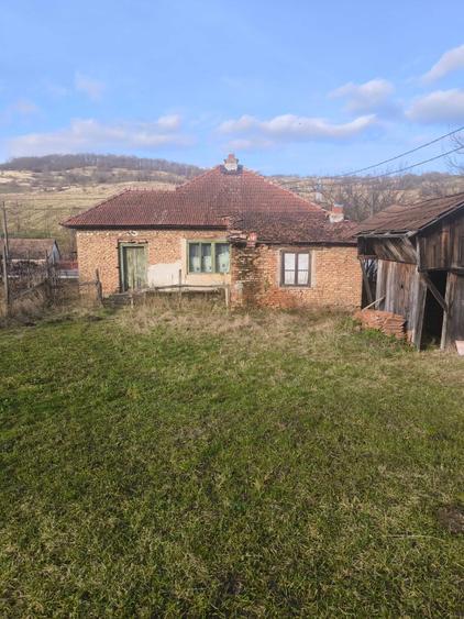 Casă cu 3 camere în Chiochiș