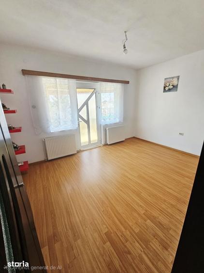 Casă cu 5 camere cu Teren 1700 Mp în Ariceștii Rahtivani