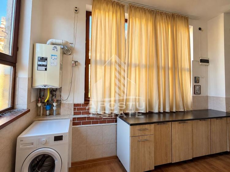 Apartament cu 3 camere semidecomandat, mobilat în Iosefin