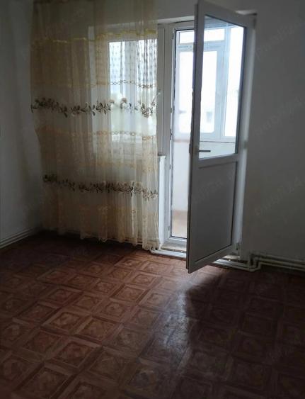 Apartament cu 2 camere semidecomandat în Hipodrom