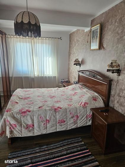 Casă cu 6 camere cu Teren 600 Mp în Bordei