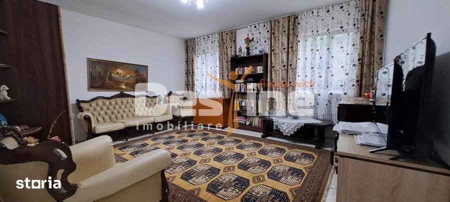 Casă cu 8 camere cu Teren 300 Mp în Ciurea