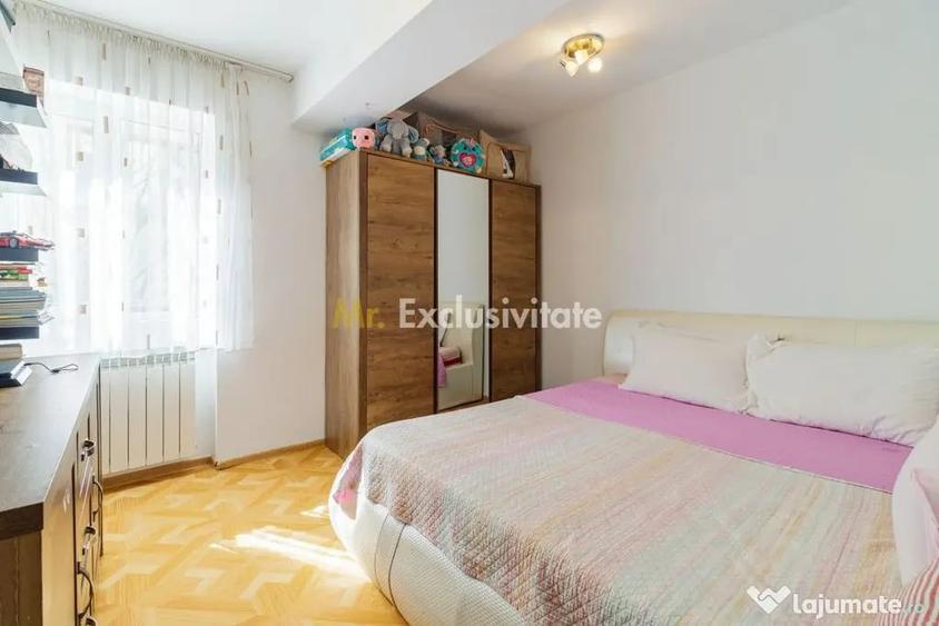 Apartament cu 3 camere semidecomandat în Regie