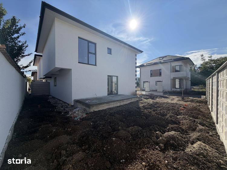 Casă cu 4 camere cu Teren 250 Mp în Central