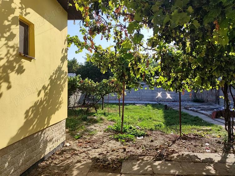Casă cu 2 camere cu Teren 400 Mp în Bartolomeu