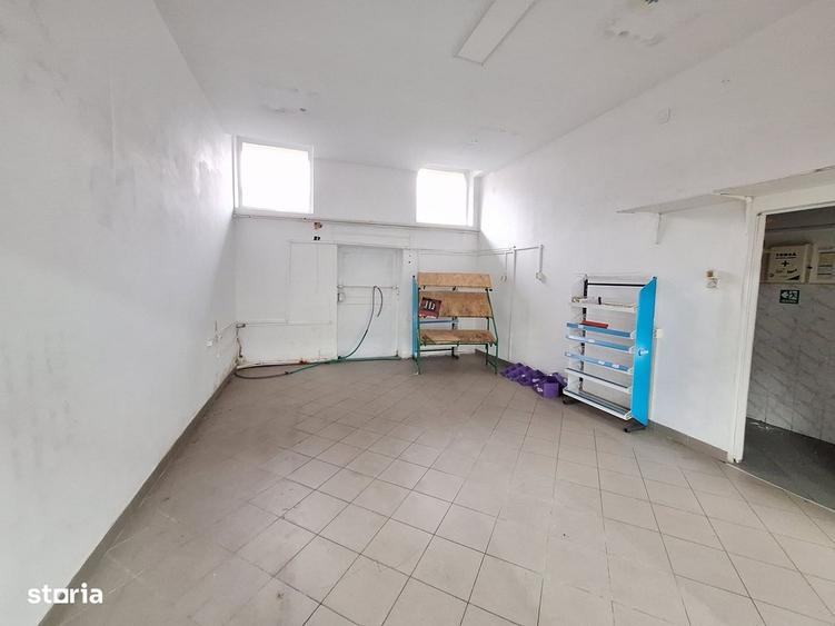 Spațiu comercial, de 230 mp, în Cornișa