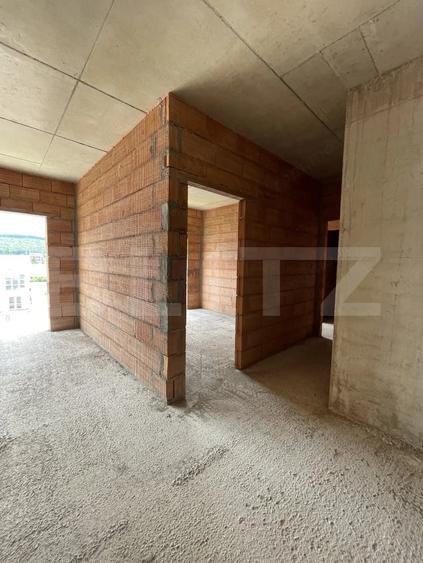 Apartament cu 3 camere decomandat în Calea Moldovei