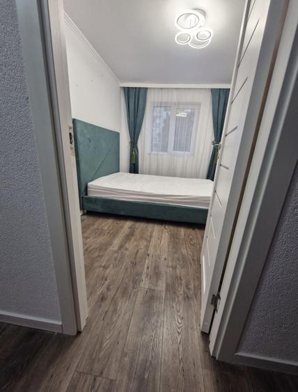 Apartament cu 3 camere decomandat în Independenței