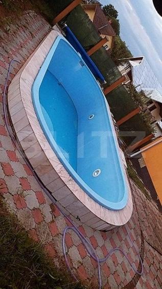 Casă individuală cu 6 camere cu Canalizare în Est