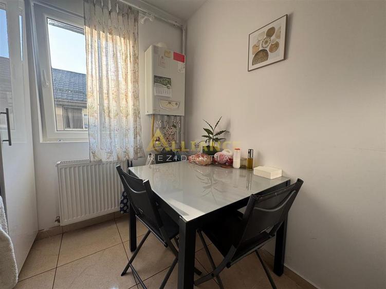 Apartament cu 2 camere decomandat, mobilat în Central