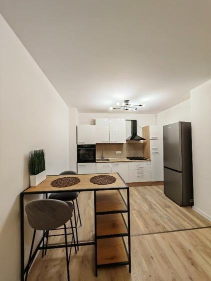 Apartament cu 2 camere decomandat, mobilat în Torontalului