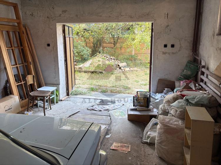 Casă individuală cu 10 camere cu Canalizare în Centrul Civic