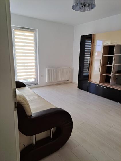 Apartament cu 2 camere decomandat în 13 Decembrie