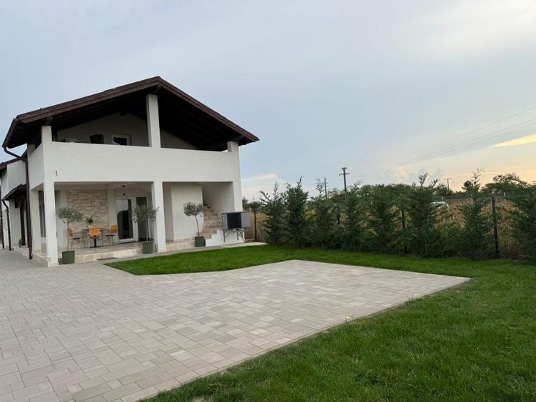 Casă cu 3 camere cu Teren 2500 Mp în Rușeni