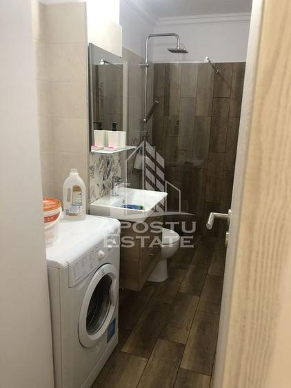 Garsonieră decomandată în Girocului