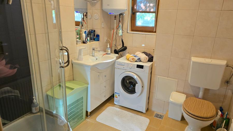 Casă cu 5 camere cu Canalizare în Zăvoi