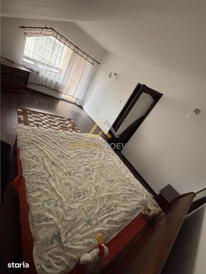 Casă cu 7 camere cu Teren 1100 Mp în Valea Borcutului