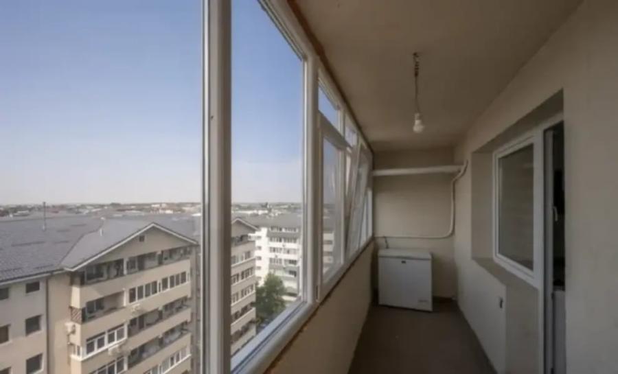 Apartament cu 3 camere semidecomandat în Bragadiru