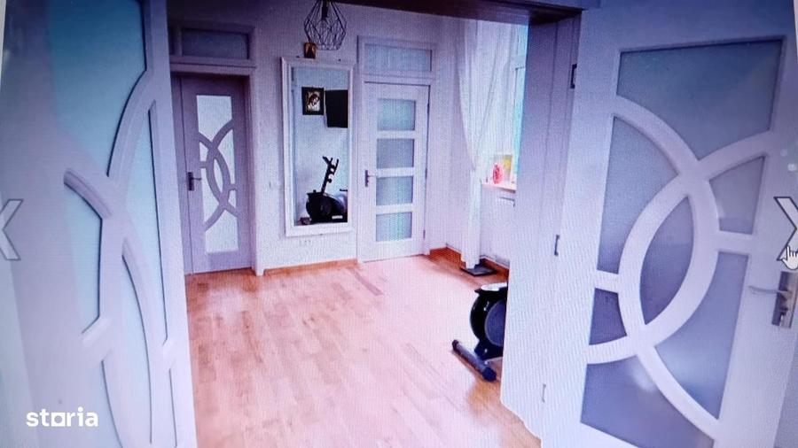 Casă cu 4 camere cu Teren 295 Mp în Iancului