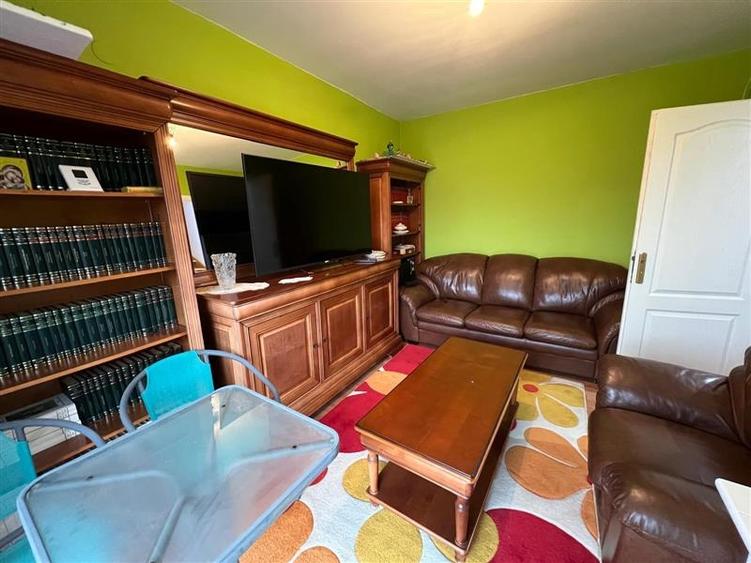 Apartament cu 3 camere decomandat, mobilat în Sângeorgiu de Mureș
