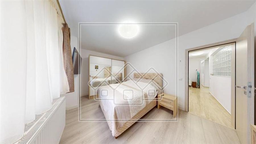 Apartament cu 3 camere decomandat în Piața Cluj