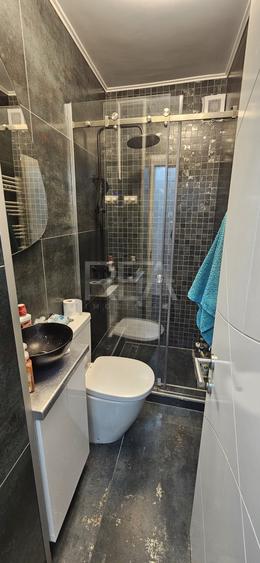 Apartament cu 3 camere decomandat, mobilat în Decebal