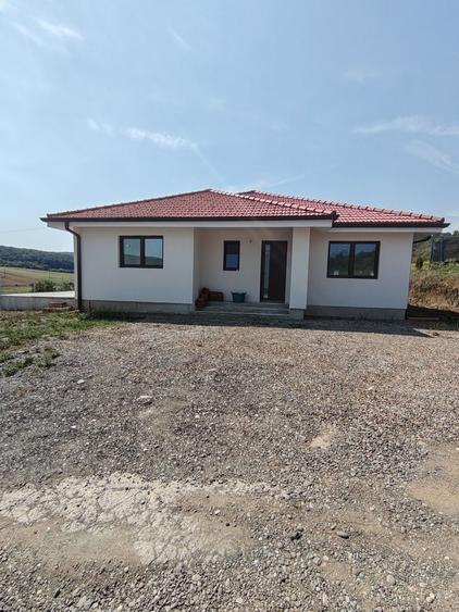 Casă cu 3 camere în Ivănești