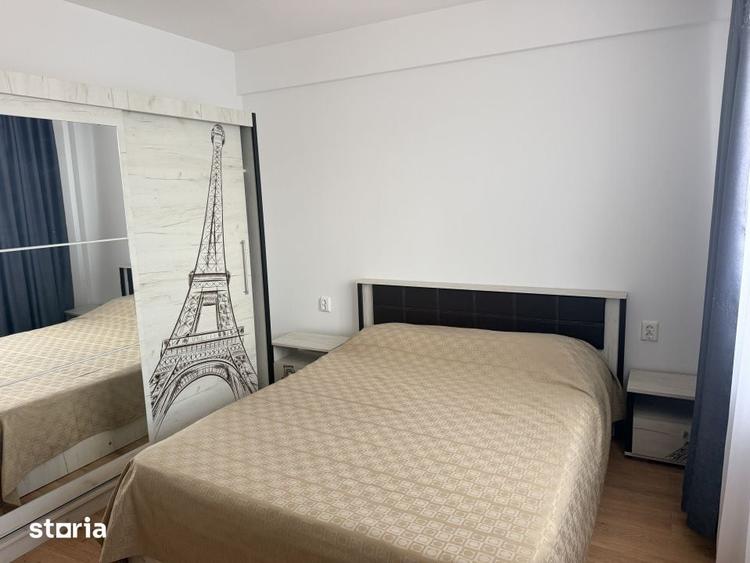 Apartament cu 3 camere semidecomandat în Pielești